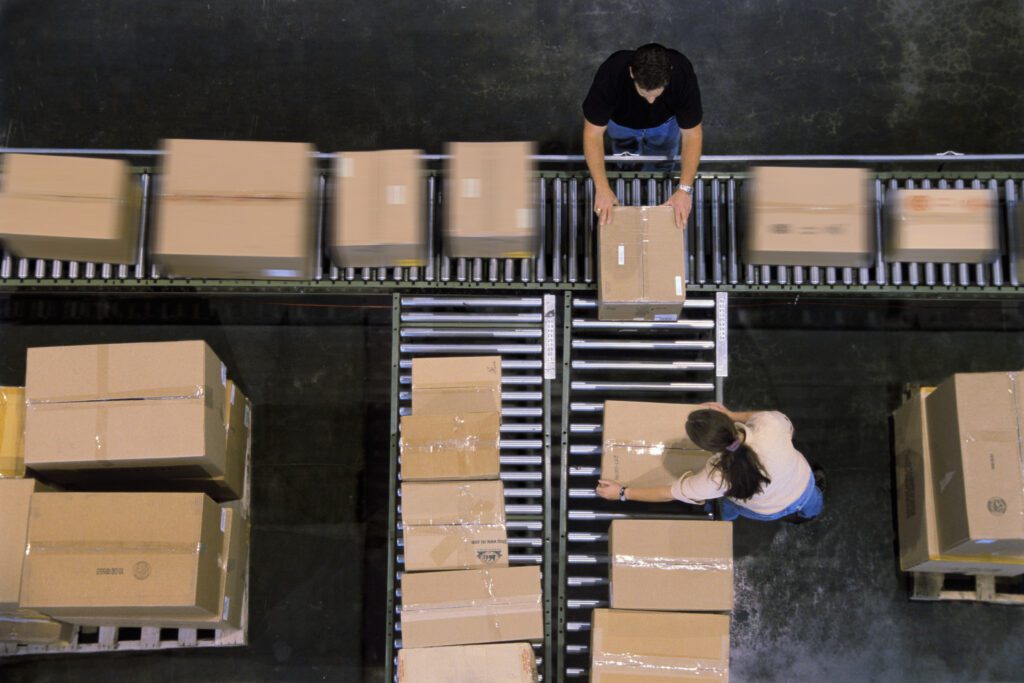 warehouse pickers packing inventory